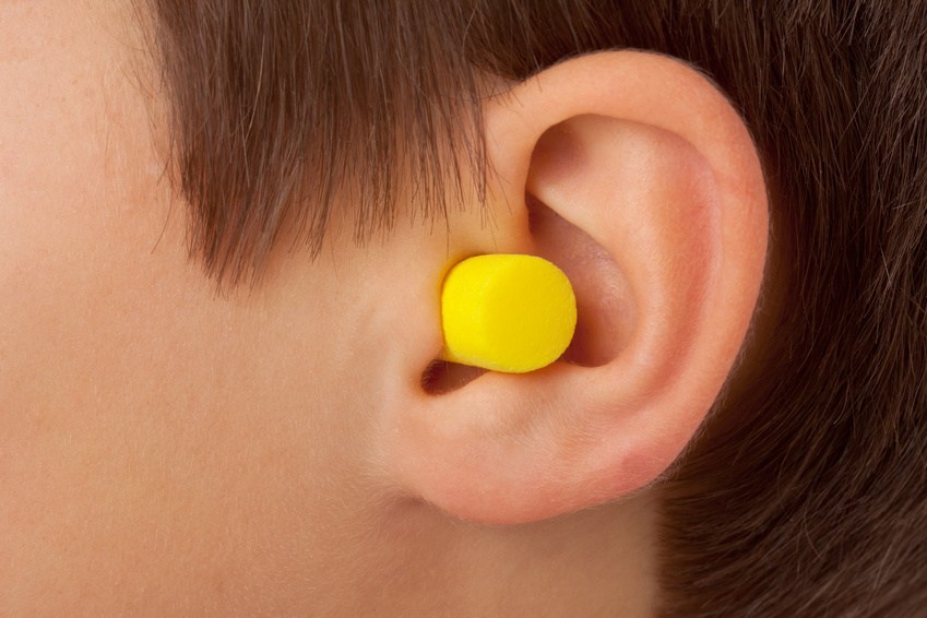 در مورد پیرگوشی چه می دانید؟ 4 Ear Plugs and Ear Aids During Ritual Prayer – Mathabah.org
