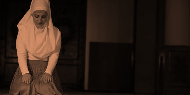 Muslim-woman-praying-salah-ritual-prayer-