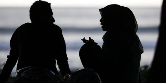 Muslim-couple-talking-548×274-1